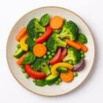 Immagine rappresentativa della categoria Contorni: verdure miste colorate su piatto rotondo