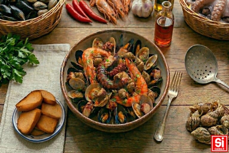 Zuppa di Cozze Napoletana: Ricetta Originale e Segreti (Perfetta)