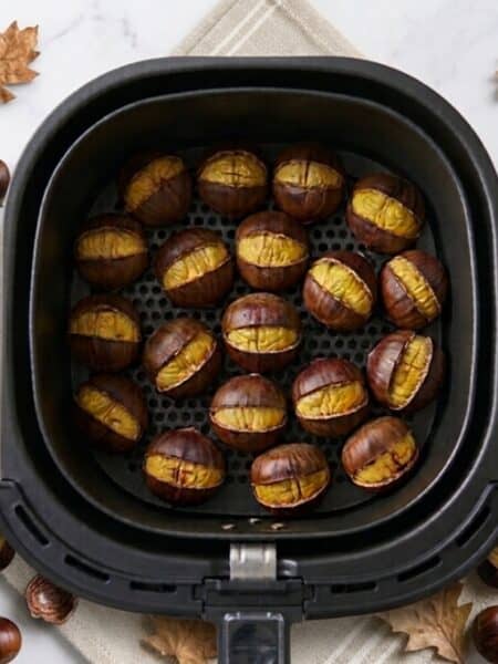 Castagne in friggitrice ad aria, arrostite con il guscio